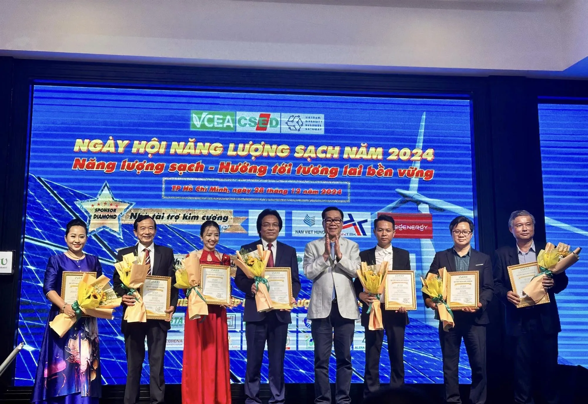 z6174866440420_889944ef87ec94bcdf8315f9b43f426f