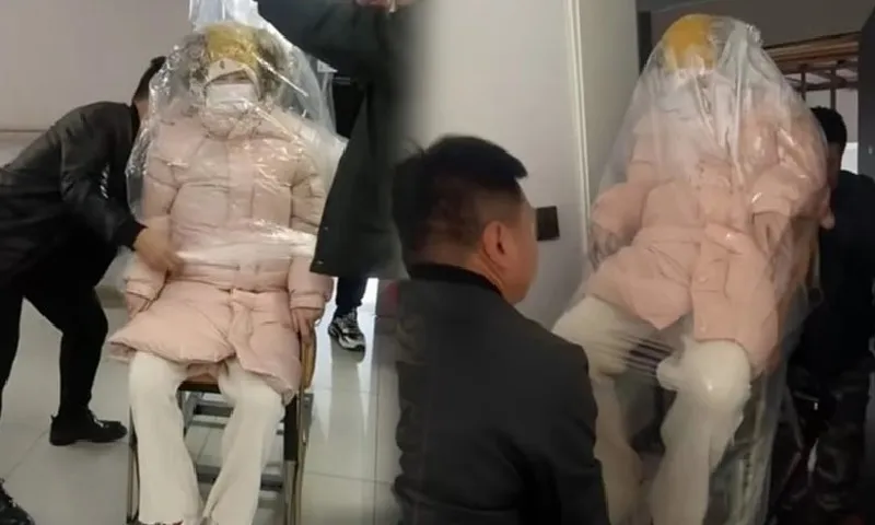 Ngạc nhiên với cách giúp sản phụ tránh gió bằng cách quấn nylon