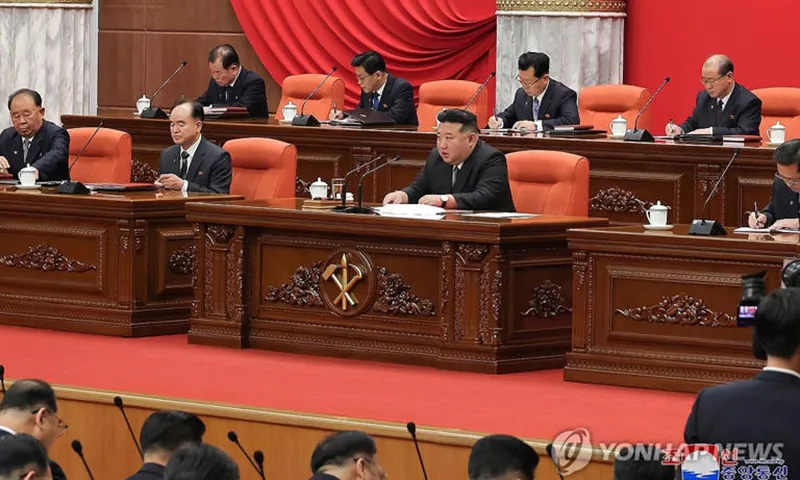 Nhà lãnh đạo Triều Tiên Kim Jong Un tại cuộc họp cuối năm của Lao động Triều Tiên. Ảnh Yonhap