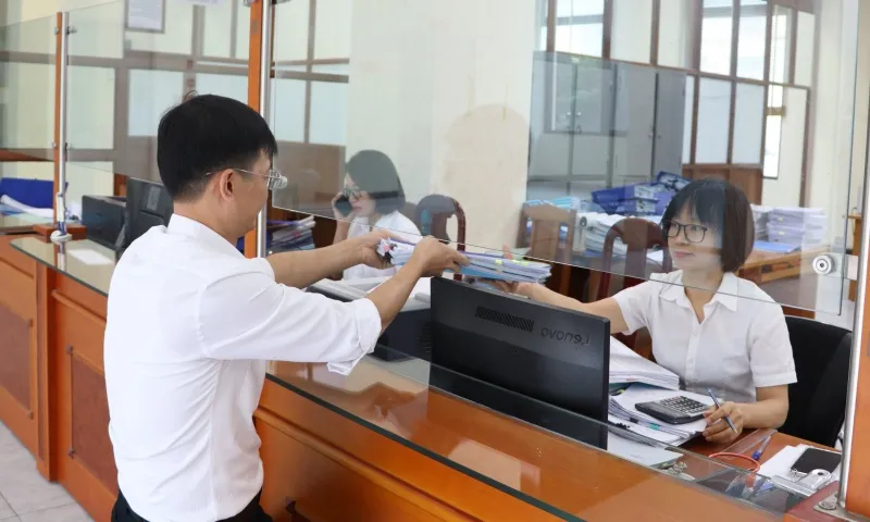 Bộ Nội vụ đề xuất dành tối đa 50% quỹ tiền thưởng cho cán bộ có năng lực nổi trội