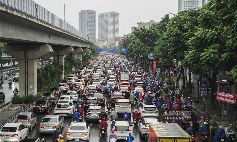 Năm 2024: Hà Nội xử lý được 13 điểm thì phát sinh 16 điểm ùn tắc mới