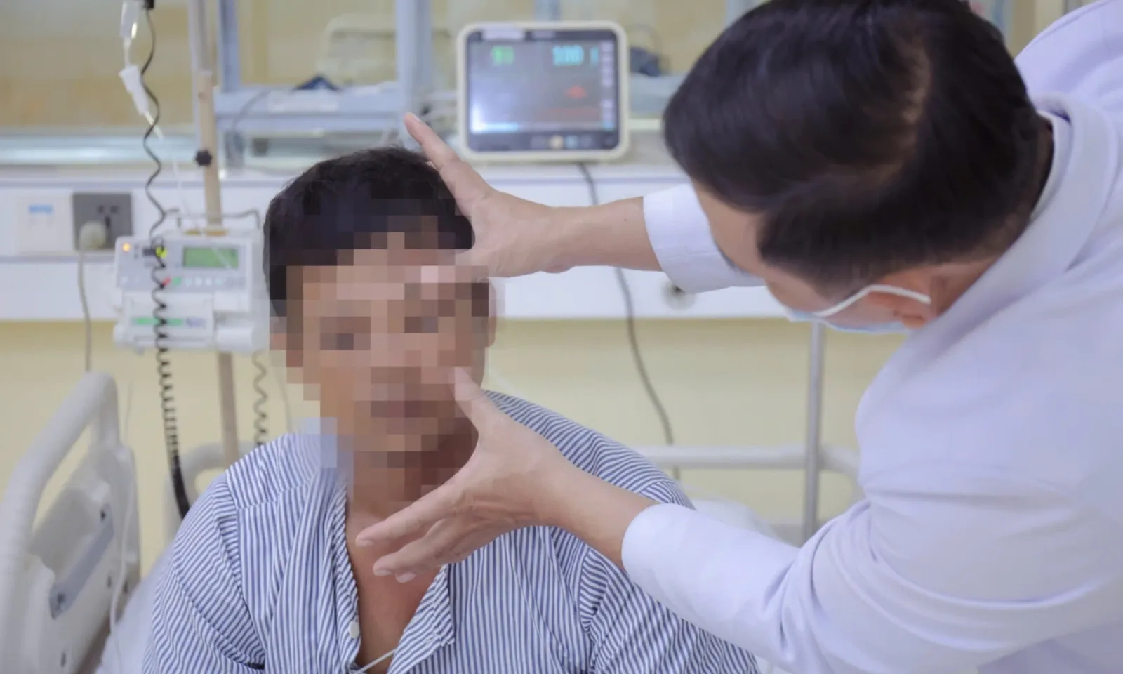 Cứu sống người đàn ông nguy kịch vì bị ong vò vẽ đốt hơn 50 vết