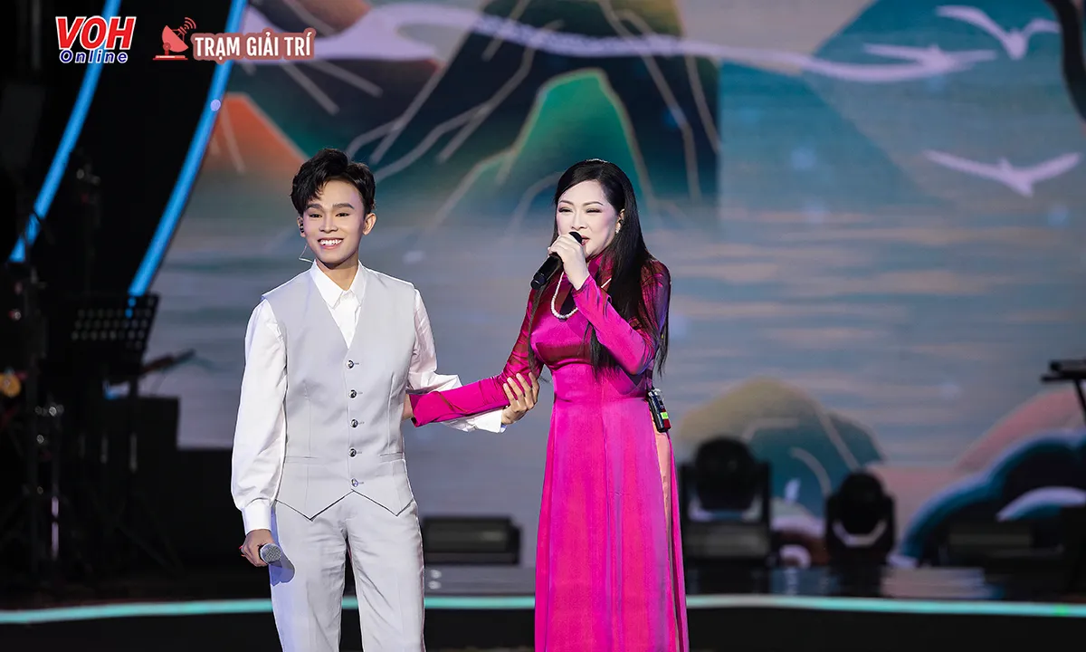  Hồ Văn Cường bùng nổ tại Đại nhạc hội Người tình undefined quê hương của Như Quỳnh