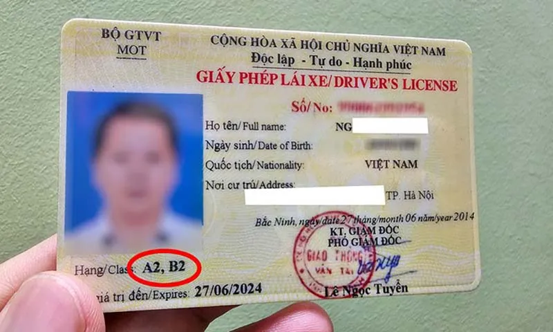 Từ 1/1/2025: GPLX tích hợp xe máy và ô tô nếu bị tước vẫn được đổi khi đến hạn