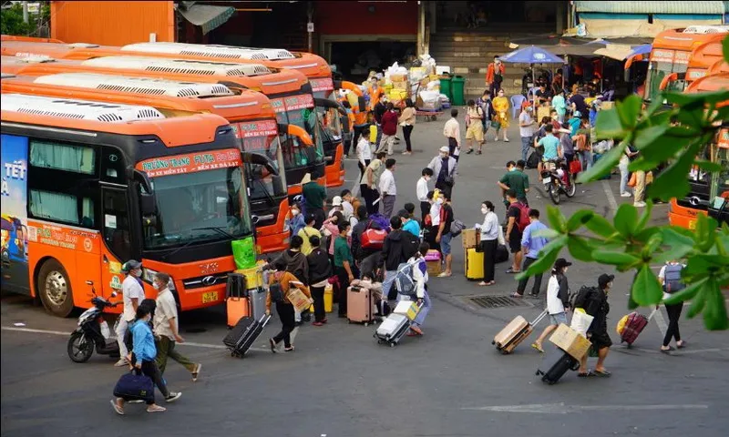 Tết Nguyên đán 2025: Vé xe về quê cháy từ sớm