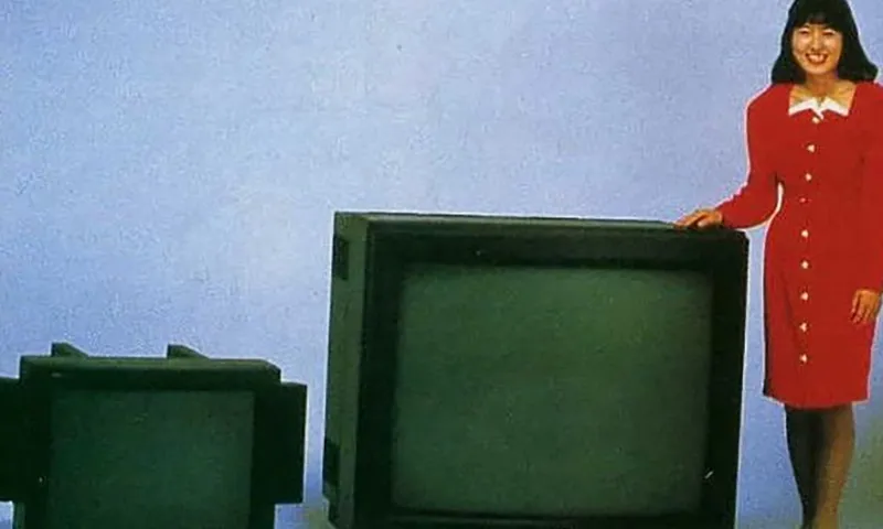 Chiếc TV Sony đời cũ lớn nhất thế giới nặng hơn 181 kg trị giá 1 tỷ đồng