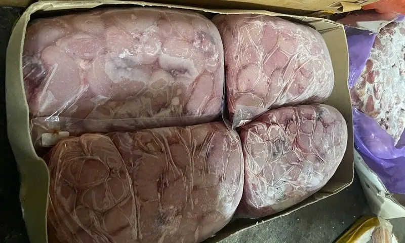 Phát hiện kịp 12 tấn nội tạng động vật bốc mùi chuẩn bị đưa ra thị trường 