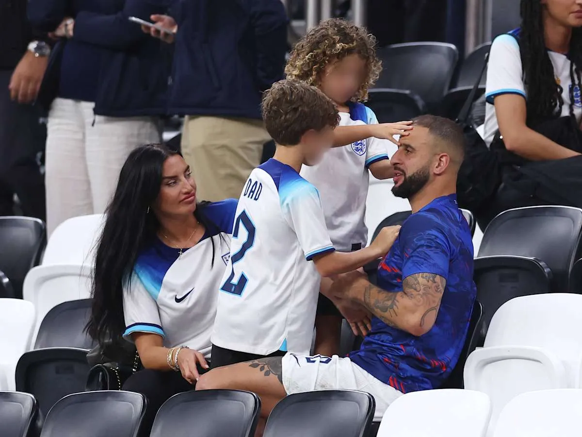 kyle-walker-with-wife-and-children