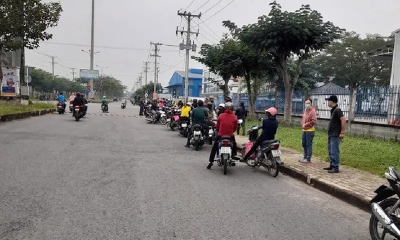 Long An: Công nhân ngừng việc tập thể