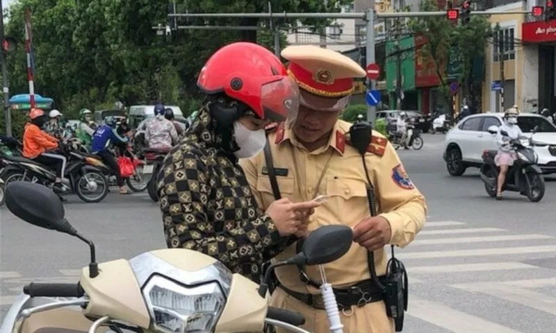 6 loại giấy tờ cần xuất trình khi tham gia giao thông