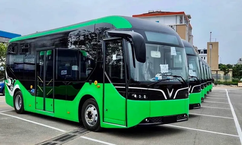 Hà Nội thí điểm vận hành 4 tuyến xe buýt điện mới