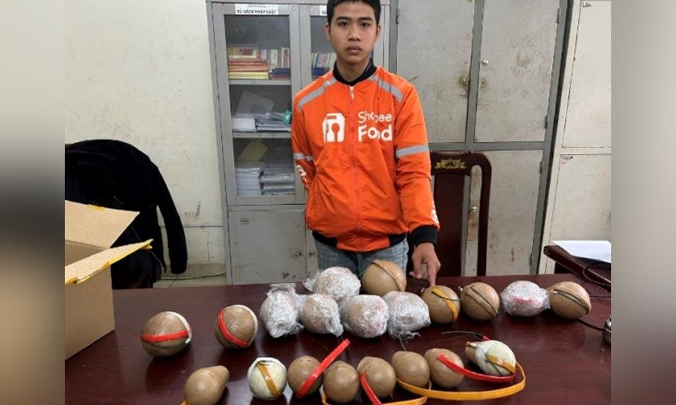Khởi tố 2 đối tượng tàng trữ pháo hoa nổ