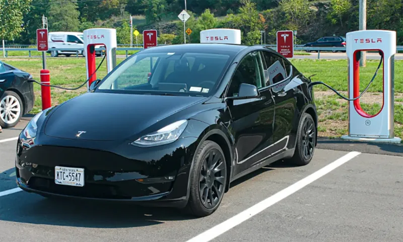 Tesla Model Y - xe điện bán chạy nhất Mỹ 2025