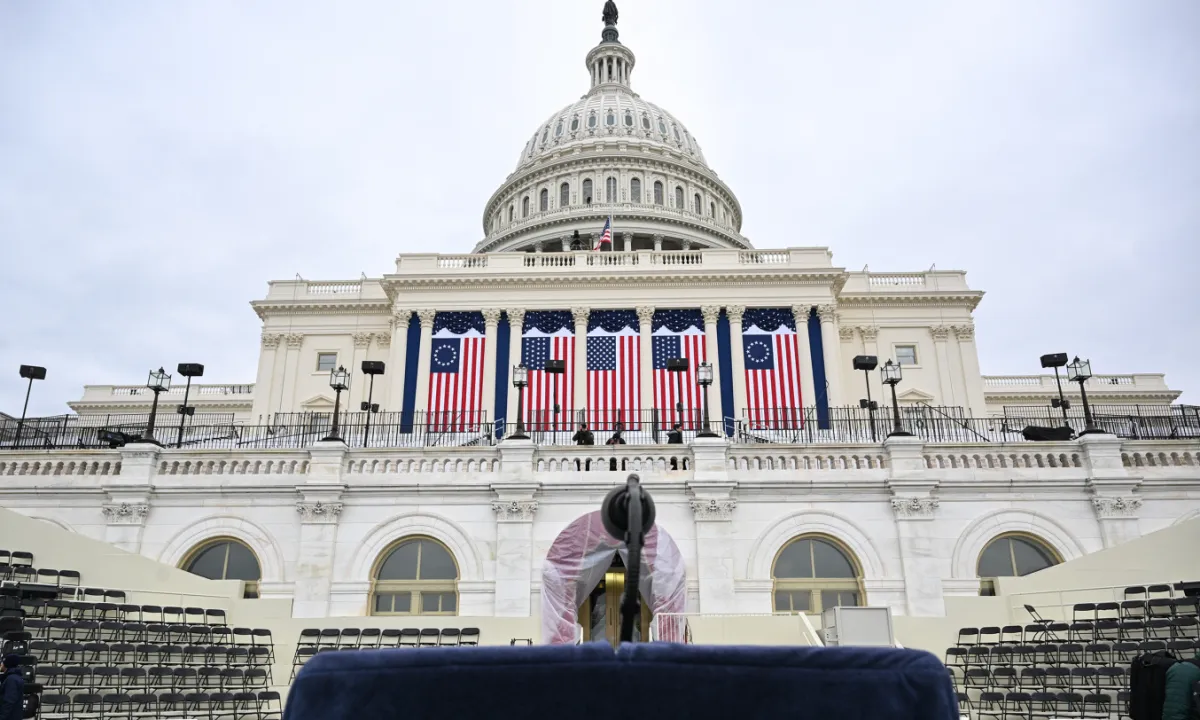 Ông Donald Trump tổ chức lễ nhậm chức trong nhà