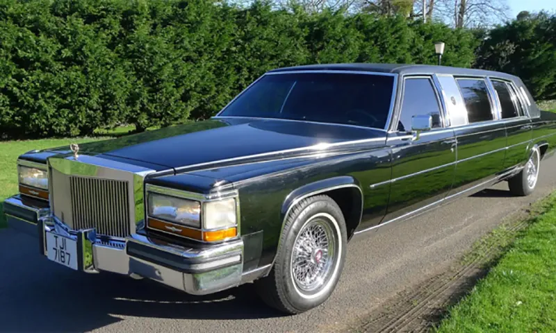 Mẫu Cadillac Trump Golden Series Limousine 1988. Ảnh Bonhams