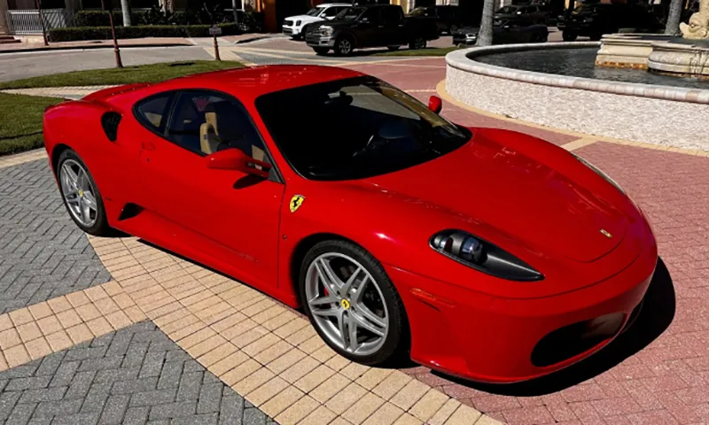 Siêu xe Ferrari F430 đời 2007 màu đỏ từng thuộc về Tổng thống đắc cử Donald Trump. Ảnh Rockstar Car Auctions