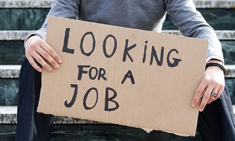 Hơn 1/3 người trưởng thành ở Anh sống nhờ tiền trợ cấp của cha mẹ