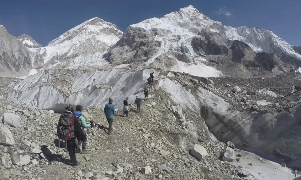 Nepal tăng 36% phí cấp phép leo núi Everest