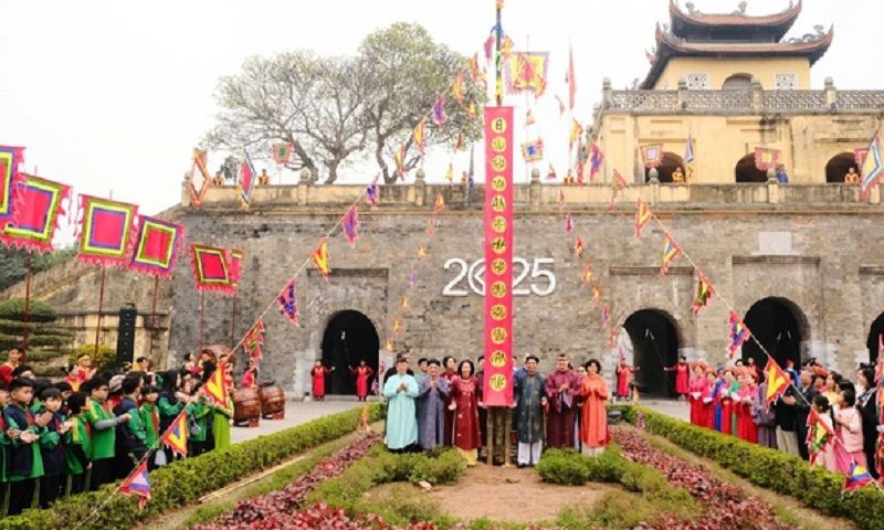 Hoàng thành Thăng Long tái hiện nghi lễ Tống cựu nghinh tân trong dịp Tết Nguyên Đán
