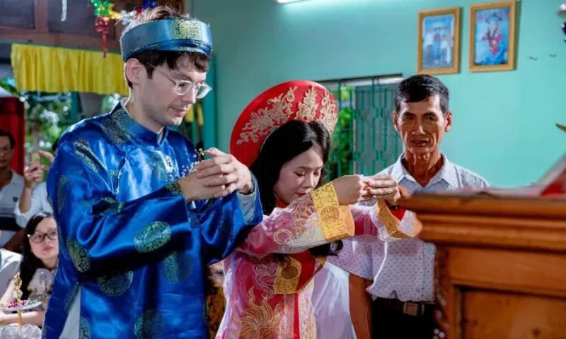 Rể Pháp ăn Tết miền Tây