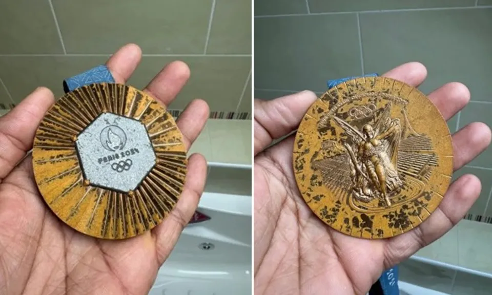Tập đoàn hàng xa xỉ của Pháp phủ nhận trách nhiệm về những tấm huy chương Olympic bị gỉ sét
