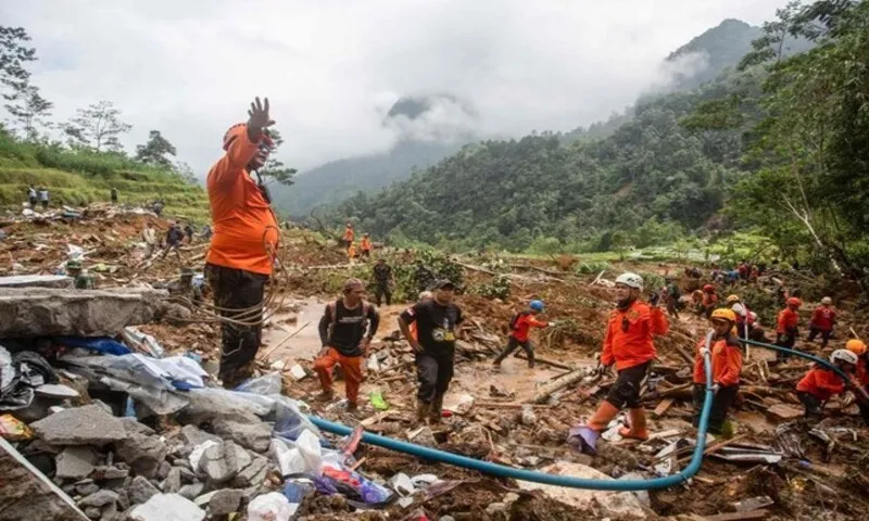 Số người thiệt mạng do sạt lở đất ở Indonesia đã tăng lên 21