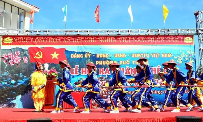 Ngư dân rộn ràng “mở biển” đầu năm 