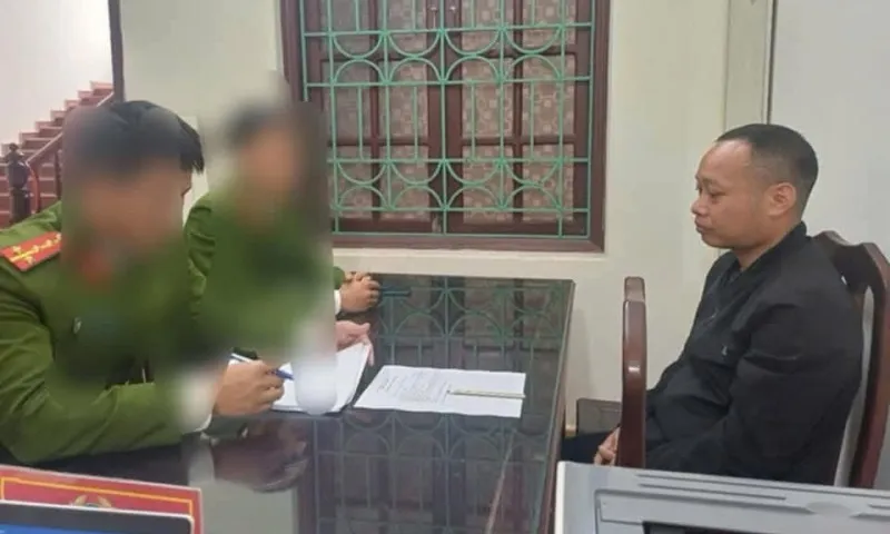 Đối tượng hành hung nam tài xế ô tô ở bến phà Cồn Nhất -  Ảnh CACC