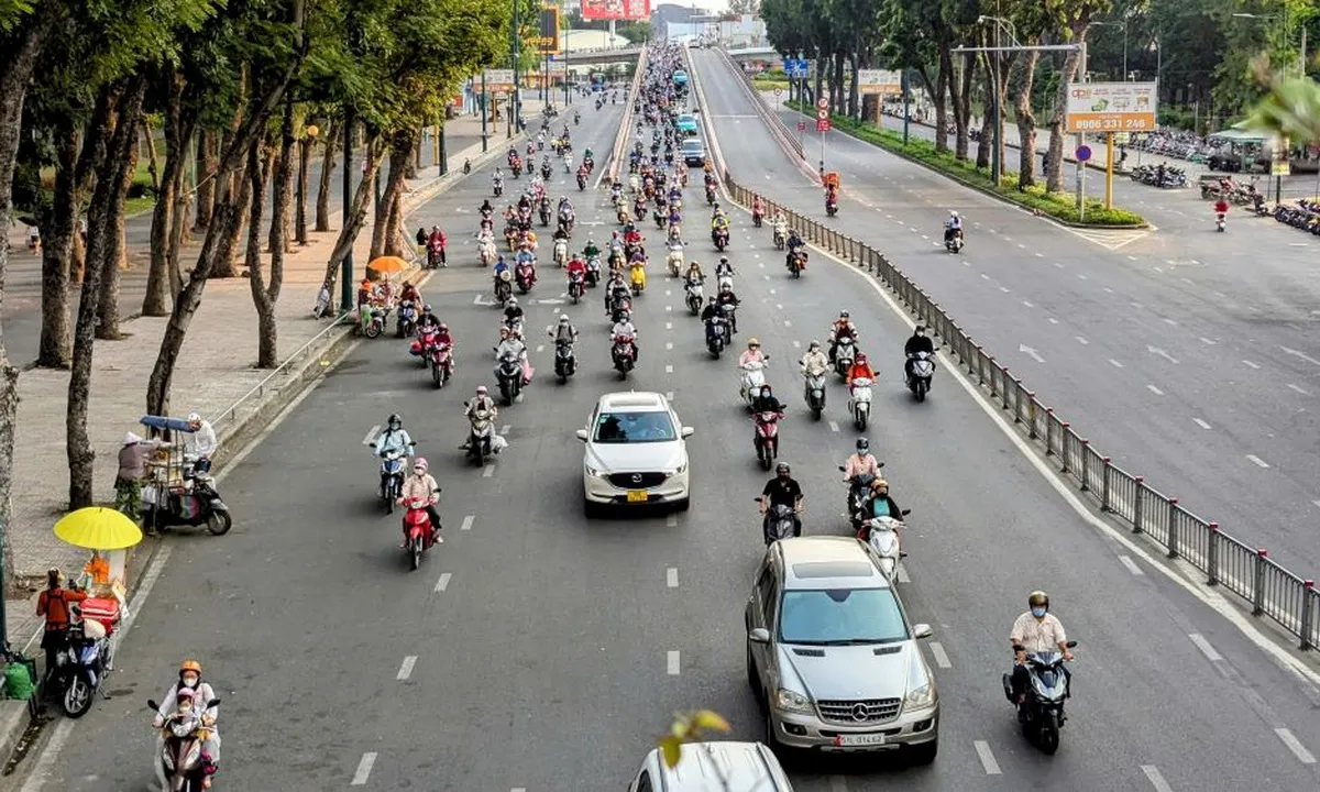 Ngày đầu quay lại làm việc, TPHCM thông thoáng, không xảy ra ùn tắc