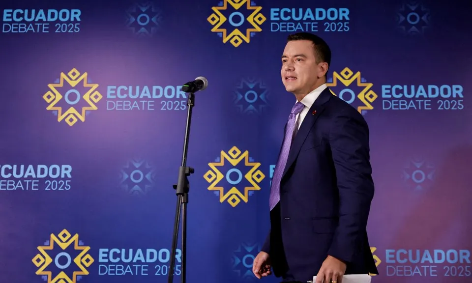 Tổng thống Ecuador tuyên bố áp thuế 27% đối với hàng hóa Mexico