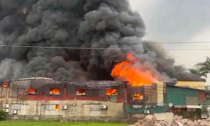 Cháy xưởng sản xuất của công ty giấy ở Bắc Ninh