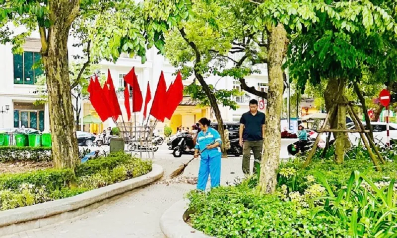 Hà Nội thu gom hơn 28.000 tấn rác thải trong dịp Tết Nguyên đán 2025