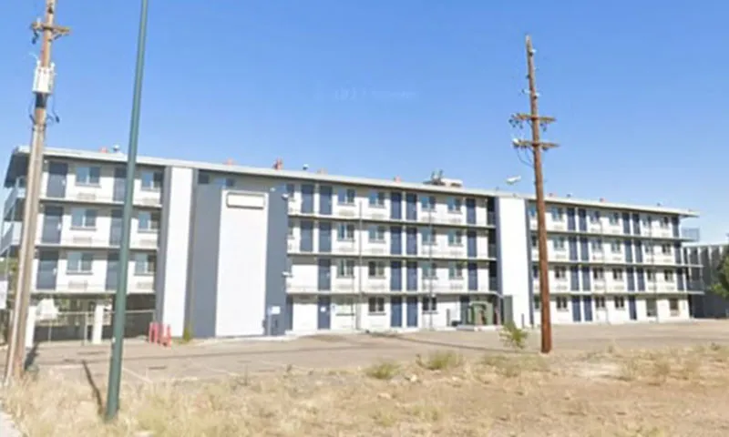 Khách sạn giá 9 triệu USD cách đây vài tháng, nay rao bán với giá chỉ 10 USD