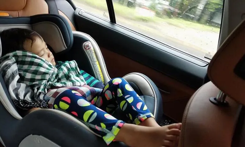 Từ 1/1/2026, ô tô cần trang bị 2 loại ghế ngồi dành riêng cho trẻ