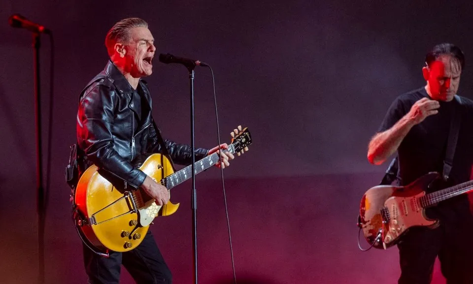 Buổi hòa nhạc của ca sĩ Bryan Adams tại Úc bị hoãn vì tắc cống nước thải 