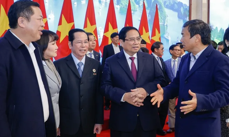 Doanh nghiệp tư nhân cam kết đầu tư lớn, Thủ tướng yêu cầu các bộ ngành vào cuộc