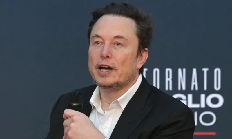 Elon Musk muốn thâu tóm OpenAI 