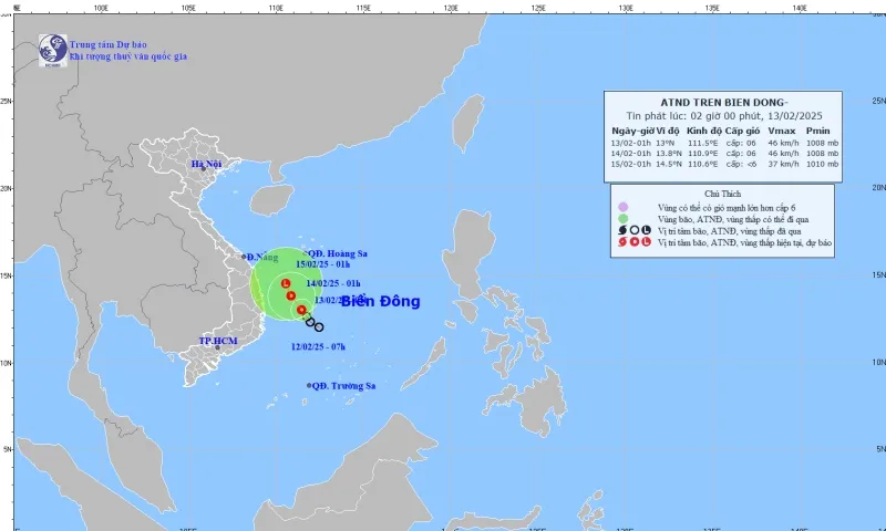 Áp thấp nhiệt đới di chuyển chậm, có khả năng ảnh hưởng ven biển miền Trung