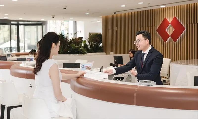 Techcombank hỗ trợ khách hàng gấp rút hoàn thiện cập nhật giấy tờ tùy thân và đăng ký sinh trắc học