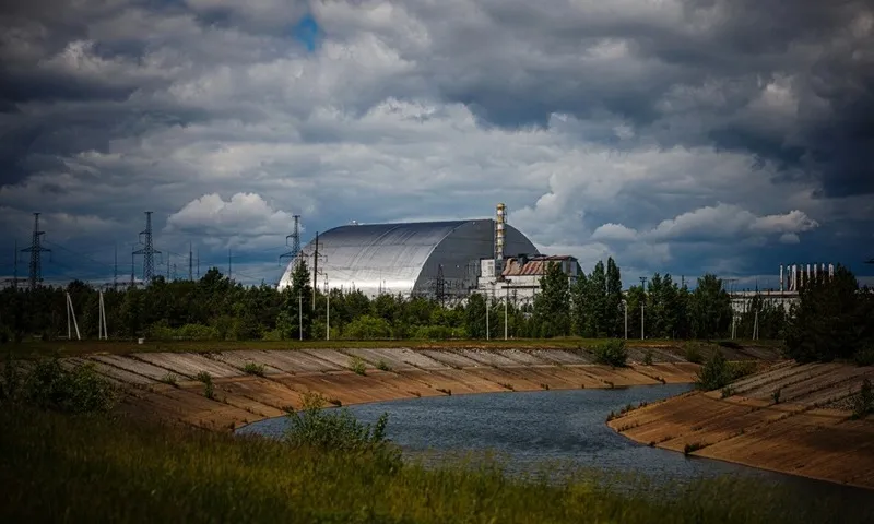 Ukraine cáo buộc Nga làm cháy nhà máy điện hạt nhân Chernobyl