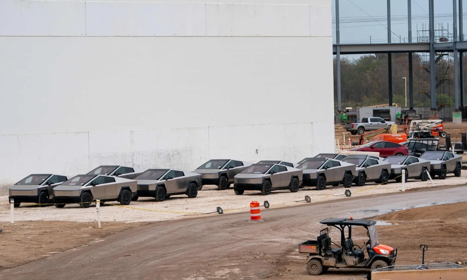 Bộ Ngoại giao Mỹ rút hợp đồng trị giá 400 triệu USD với Tesla