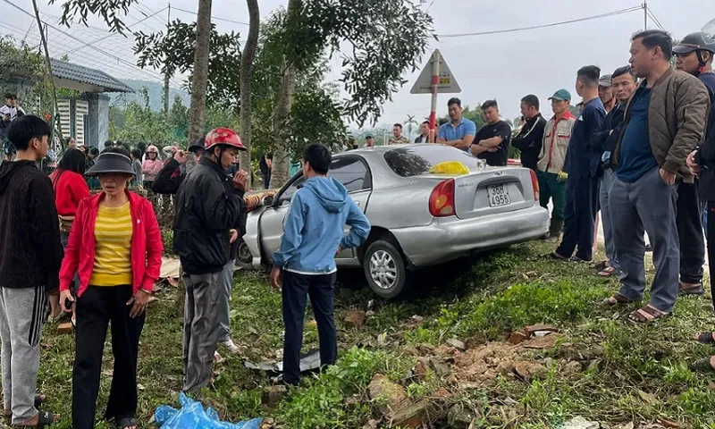 Hai bà cháu tử vong sau tai nạn giữa ô tô và xe máy trên quốc lộ