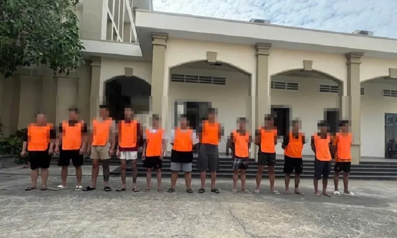 nhóm đối tượng trong đường dây lừa đảo bị bắt giữ - Ảnh s