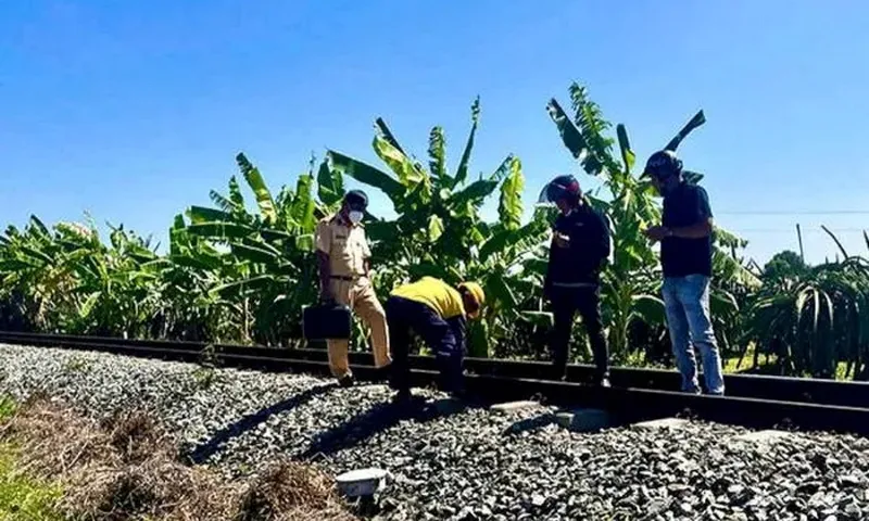 Bình Thuận: Hai thiếu niên đặt chướng ngại vật trên đường sắt gây nguy hiểm