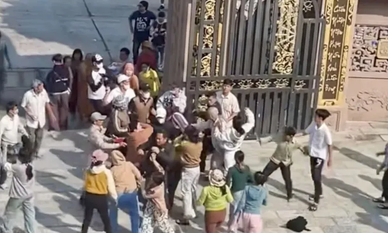 Băng nhóm dàn cảnh cướp giật tại chùa Kim Tiên: 9 đối tượng bị tạm giữ 