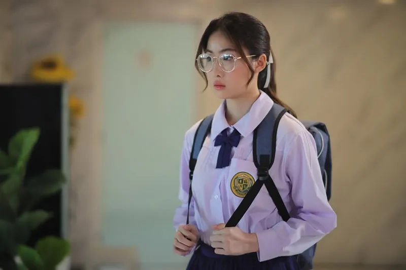 faye-malisorn-roi-cong-ty-tuong-lai-voi-ban-dien-bach-hop-bi-bo-ngo (2)