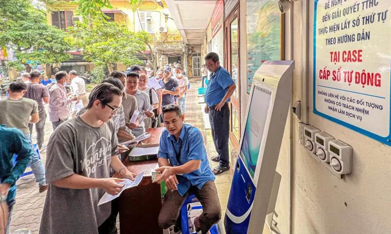 Người dân không nên đổ xô đi đổi giấy phép lái xe