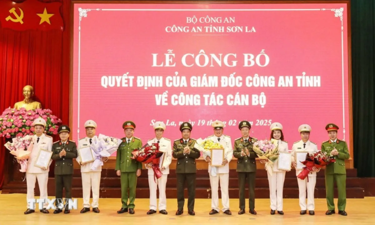 21 lãnh đạo Công an tỉnh Sơn La xin nghỉ hưu trước tuổi