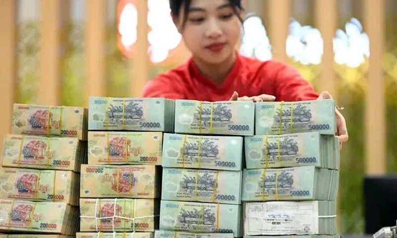 Bộ Tài chính: Giữ nguyên quy định miễn thuế thu nhập cá nhân đối với lãi tiền gửi tiết kiệm 