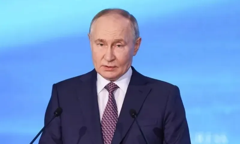 Tổng thống Putin: Nga cần dẫn đầu trong ngành hóa học và vật liệu mới